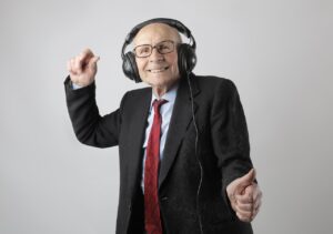 musicoterapia-en-residencias-de-mayores