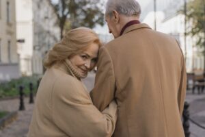 problemas-caminar-mayores-alzheimer-temprano